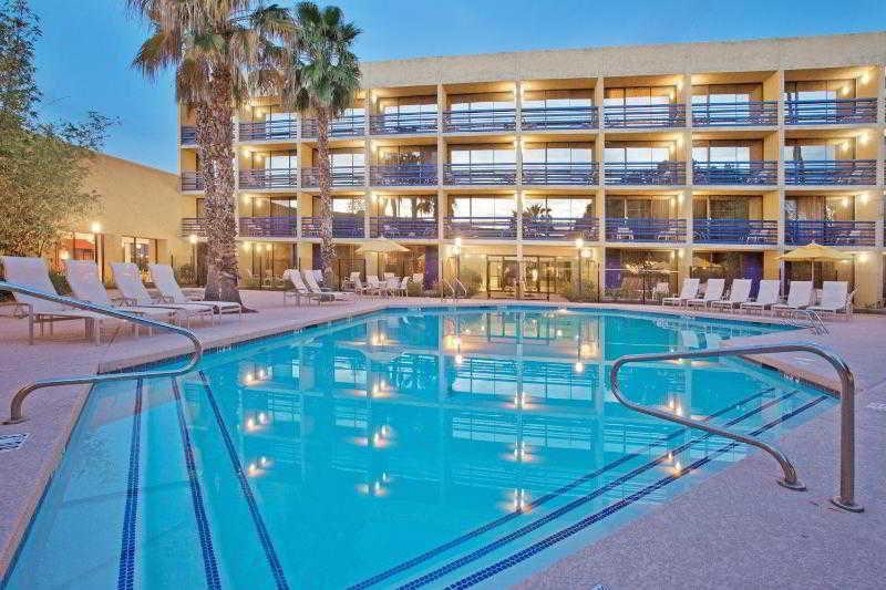 Four Points By Sheraton Phoenix North Hotel Exterior photo