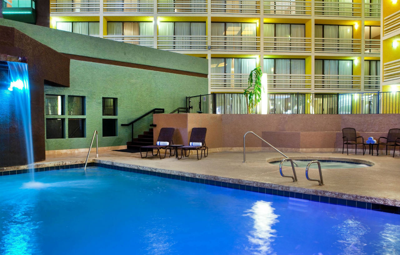 Four Points By Sheraton Phoenix North Hotel Exterior photo